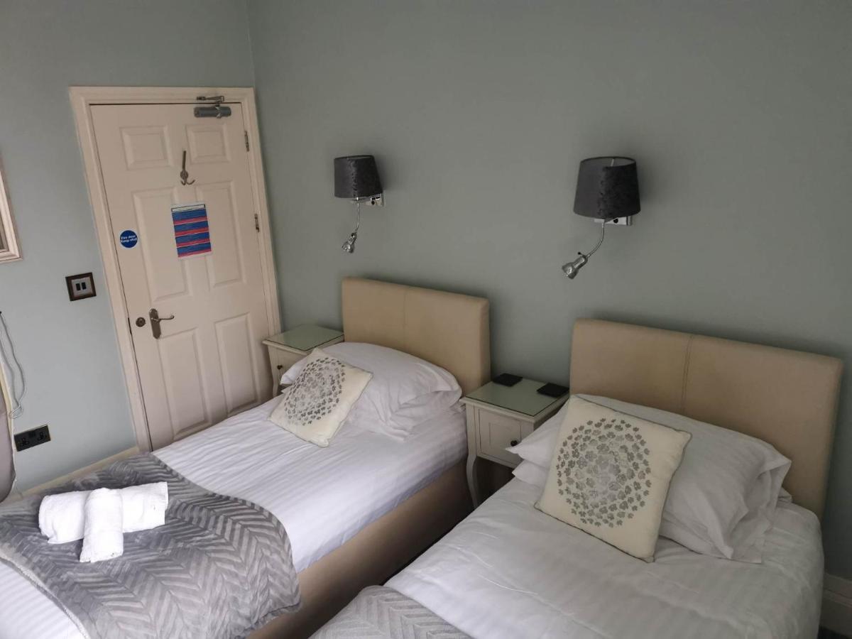Llety Teifi Guest House Cardigan Kültér fotó
