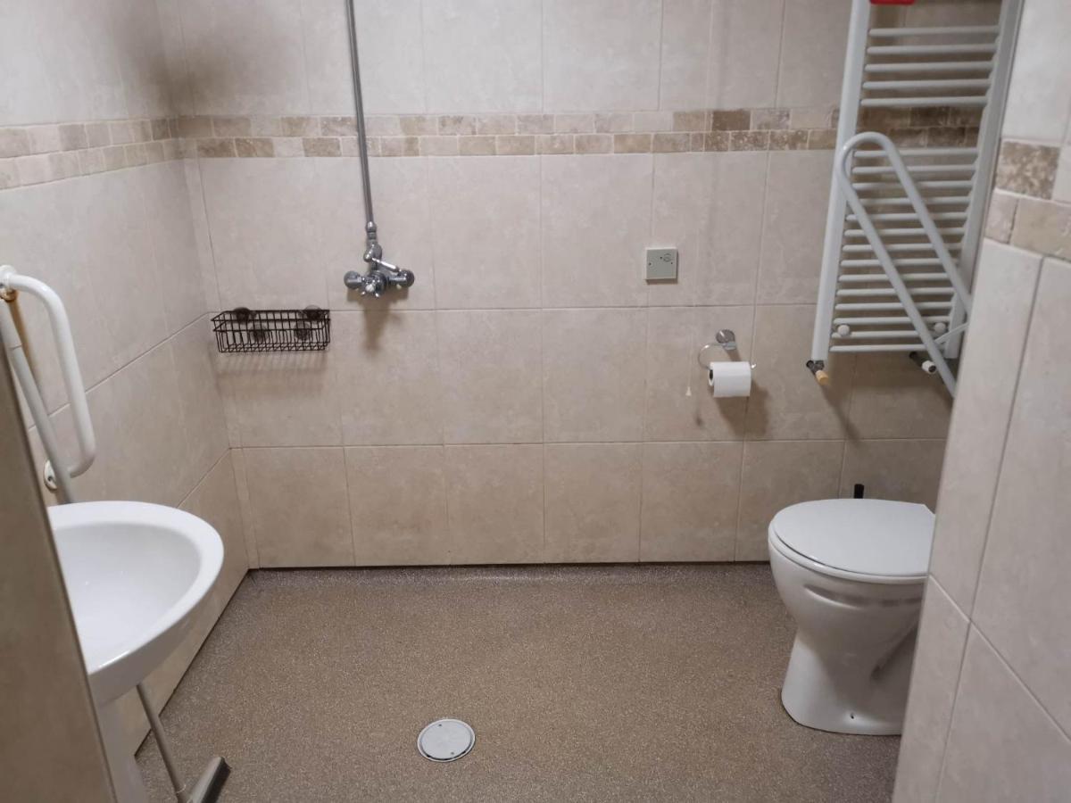 Llety Teifi Guest House Cardigan Kültér fotó