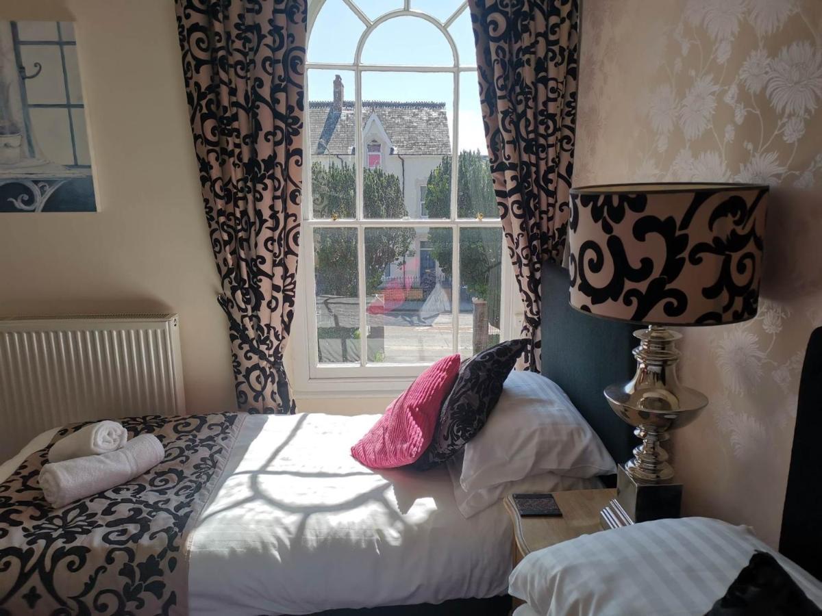 Llety Teifi Guest House Cardigan Kültér fotó